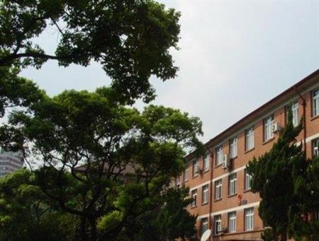 上海外國(guó)語(yǔ)大學(xué)校園圖片_大學(xué)圖片6