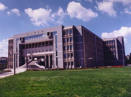 大連理工大學(xué)校園圖片_大學(xué)圖片4