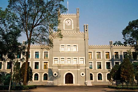 太原理工大學(xué)校園圖片_大學(xué)圖片9