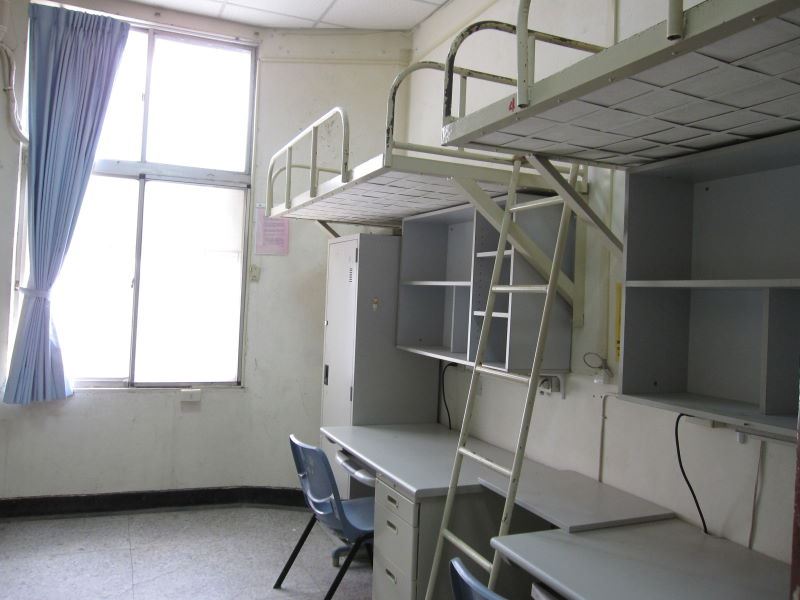 清華大學(xué)宿舍圖片_寢室圖片22