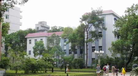 景德鎮(zhèn)陶瓷學(xué)院校園圖片_大學(xué)圖片7