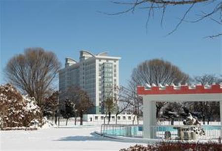 遼東學(xué)院校園圖片_校園圖片3