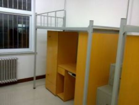 遼寧工業(yè)大學(xué)宿舍圖片_寢室圖片17