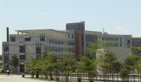 遼寧工業(yè)大學(xué)校園圖片_校園圖片3