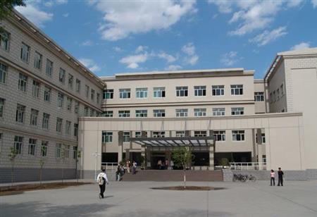 新疆農(nóng)業(yè)大學(xué)校園圖片_校園圖片2