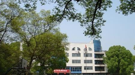 瀘州醫(yī)學(xué)院校園圖片_大學(xué)圖片7
