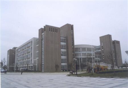 上海工程技術(shù)大學(xué)校園圖片_大學(xué)圖片4