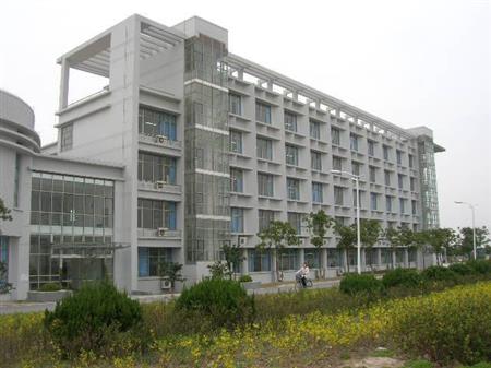 上海金融學(xué)院校園圖片_大學(xué)圖片3