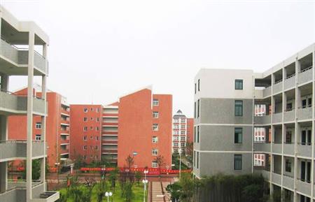 皖南醫(yī)學(xué)院校園圖片_校園圖片5
