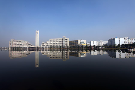 紅河學(xué)院校園圖片_校園圖片3