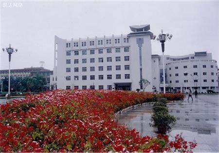 陜西理工學(xué)院校園圖片_校園圖片5