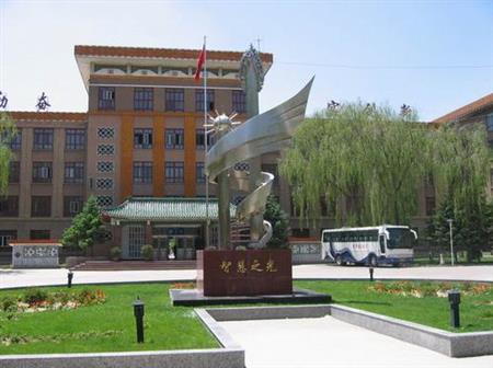 青海民族大學(xué)校園圖片_大學(xué)圖片5