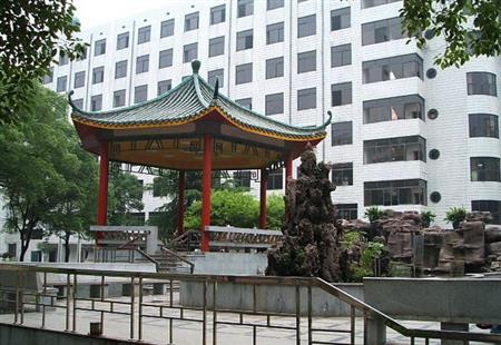 湖南中醫(yī)藥大學(xué)校園圖片_大學(xué)圖片4