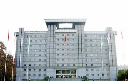 中南財經(jīng)政法大學校園圖片_大學圖片4