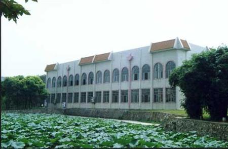 中南民族大學(xué)校園圖片_大學(xué)圖片7