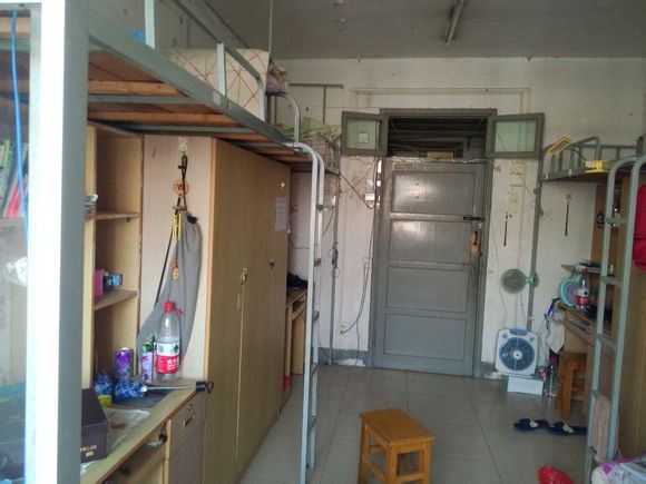 武漢輕工大學宿舍圖片_寢室圖片9