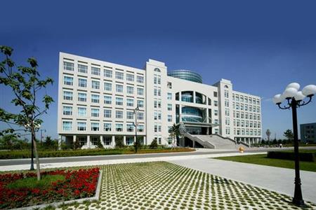 哈爾濱商業(yè)大學(xué)校園圖片_大學(xué)圖片4