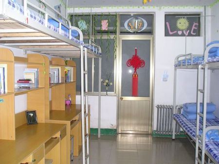 河南理工大學(xué)宿舍圖片_寢室圖片13