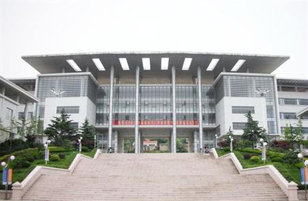 青島科技大學(xué)校園圖片_校園圖片3