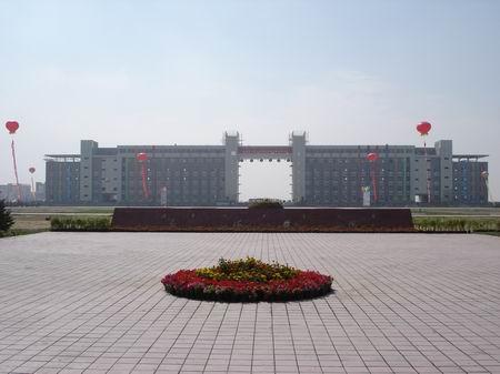 內(nèi)蒙古工業(yè)大學(xué)校園圖片_大學(xué)圖片2