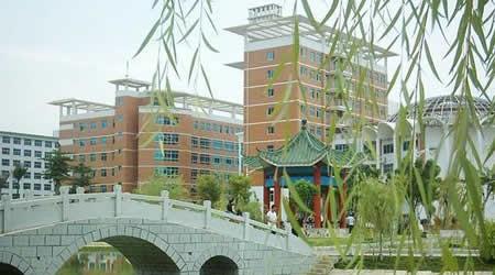 海南醫(yī)學(xué)院校園圖片_大學(xué)圖片2