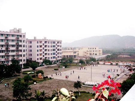 廣州工程技術(shù)職業(yè)學(xué)院校園圖片_大學(xué)圖片3