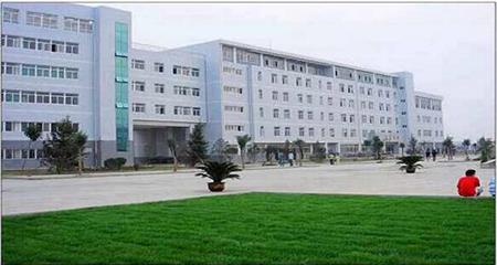 河北化工醫(yī)藥職業(yè)技術學院校園圖片_大學圖片3