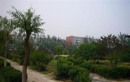 石家莊科技信息職業(yè)學(xué)院校園圖片_大學(xué)圖片2