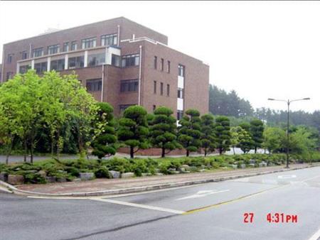 黑龍江旅游職業(yè)技術(shù)學(xué)院校園圖片_大學(xué)圖片2