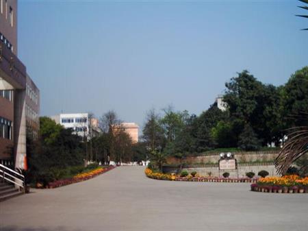 瀘州職業(yè)技術(shù)學(xué)院校園圖片_大學(xué)圖片3
