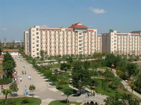 四川工程職業(yè)技術(shù)學(xué)院校園圖片_大學(xué)圖片2