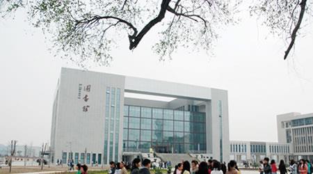 四川信息職業(yè)技術(shù)學(xué)院校園圖片_大學(xué)圖片6