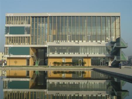 天津渤海職業(yè)技術(shù)學(xué)院校園圖片_大學(xué)圖片3