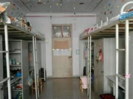 信陽師范學(xué)院宿舍圖片_寢室圖片14
