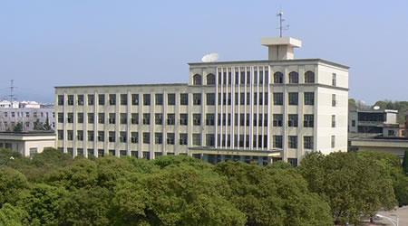 江西交通職業(yè)技術(shù)學(xué)院校園圖片_大學(xué)圖片6