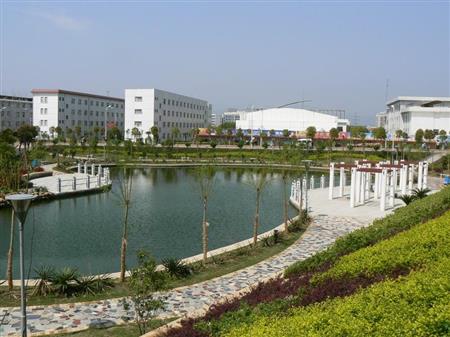 江西交通職業(yè)技術(shù)學(xué)院校園圖片_大學(xué)圖片7