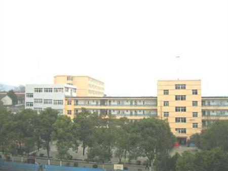 江西應(yīng)用工程職業(yè)學(xué)院校園圖片_大學(xué)圖片2