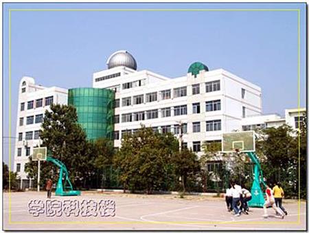 鷹潭職業(yè)技術(shù)學(xué)院校園圖片_大學(xué)圖片2