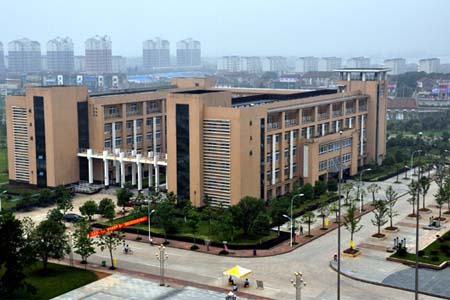 武漢科技大學(xué)校園圖片_大學(xué)圖片3