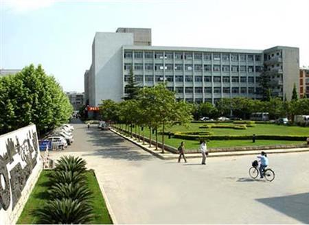 昆明學(xué)院校園圖片_大學(xué)圖片2