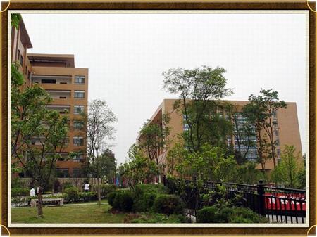 貴陽(yáng)學(xué)院校園圖片_大學(xué)圖片4