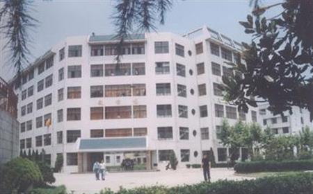 揚(yáng)州工業(yè)職業(yè)技術(shù)學(xué)院校園圖片_大學(xué)圖片4