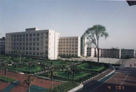 西安翻譯學(xué)院校園圖片_校園圖片3