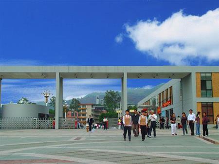 龍巖學(xué)院校園圖片_大學(xué)圖片2