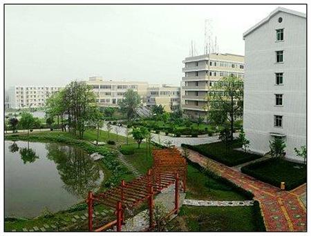 四川文化產(chǎn)業(yè)職業(yè)學(xué)院校園圖片_校園圖片3