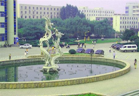 漯河職業(yè)技術(shù)學(xué)院校園圖片_大學(xué)圖片4