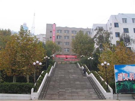遵義職業(yè)技術(shù)學(xué)院校園圖片_大學(xué)圖片2
