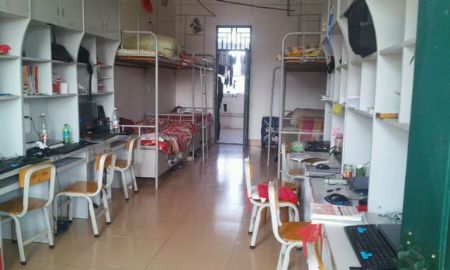 廣西職業(yè)技術(shù)學(xué)院宿舍圖片_寢室圖片9