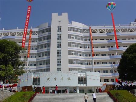 廣西生態(tài)工程職業(yè)技術(shù)學(xué)院校園圖片_大學(xué)圖片2