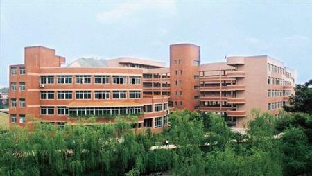 浙江工貿(mào)職業(yè)技術(shù)學(xué)院校園圖片_大學(xué)圖片3